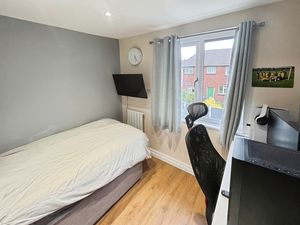 Bedroom - click for photo gallery